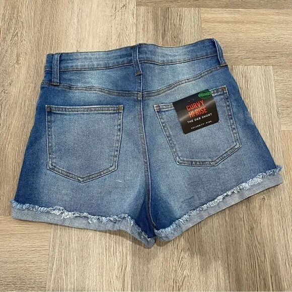 Celebrity Pink Curvy High Rise Mini Shorts The Deb Juniors Size 11 - Picture 3 of 4